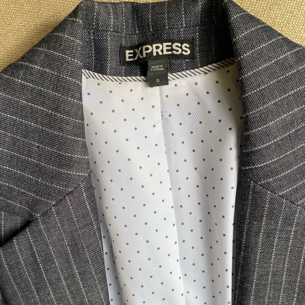 Express Blazer, Single Button. - image 6